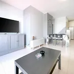 La Dulce Vida Apartment *